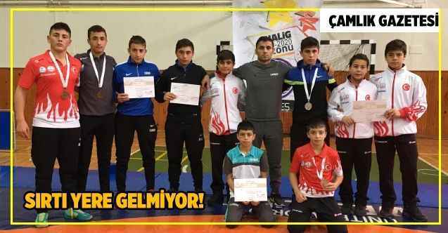 Yozgatlı güreşçilerin sırtı yere gelmiyor!