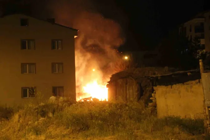 Yozgat'a 2 saat uzaklıkta alevler geceyi aydınlattı: geçmiş olsun komşu
