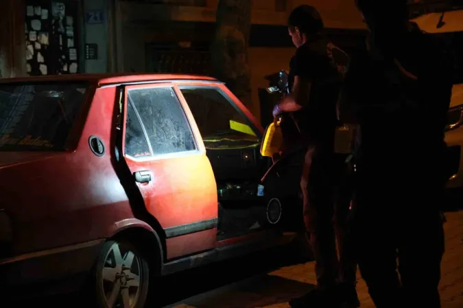 Genç kızı bu halde buldular: otomobilin içinde bir başınaydı!