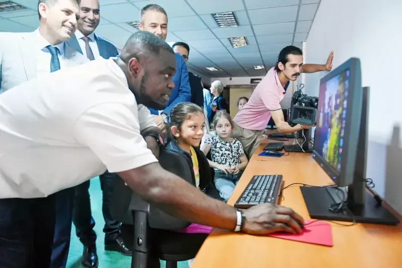 EURO 2024 Resmi Elçisi olan Gerald Asamoah, Ankara sokaklarında