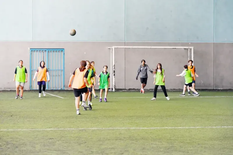 Kadın futbolu gelişiyor Büyük ilgi gösteriyorlar