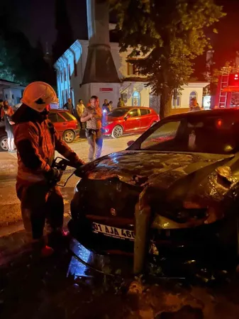 Kendi kendine çalıştı, sonrasında yandı: geceyi aydınlatan alevlerin sebebi nedir?