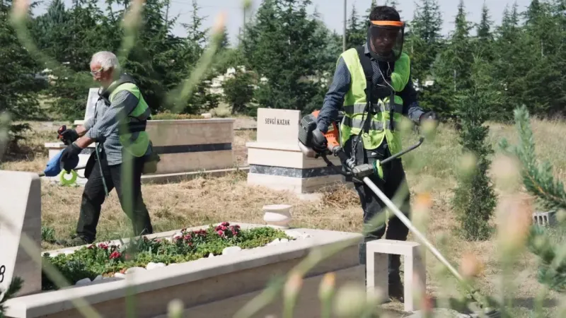 Gölbaşı Belediyesi'nden Bayram Çalışmaları! Mezarlıklar Ziyarete, Camiler İbadete Hazır