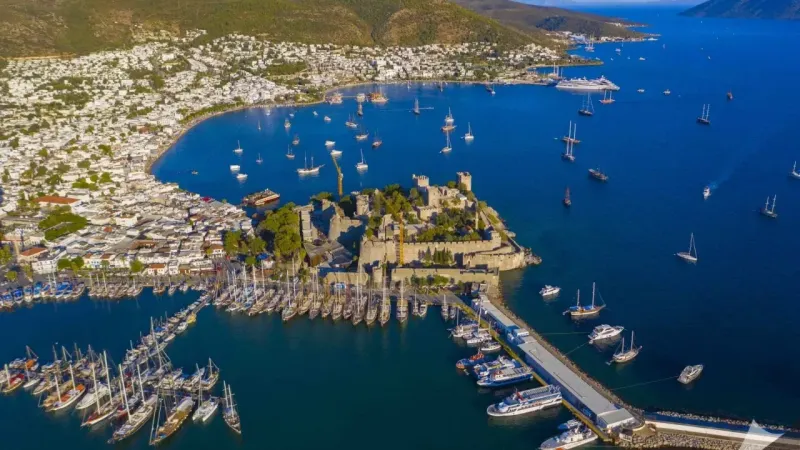 Bodrum'a Bayram Akını: Tatilciler Plajlarda Uyudu