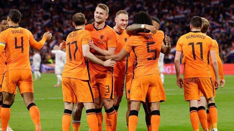 Hollanda Neden Turuncu? Hollanda Taraftarı Neden Turuncu Aslan Olarak Giyiniyor?