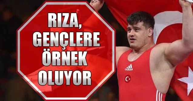 Şampiyon güreşçiler örnek oluyor