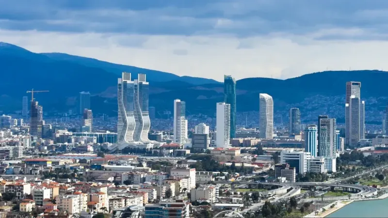 İzmir'in En İyi Liseleri 2024: Taban Puanlarına Göre Güncel Sıralama