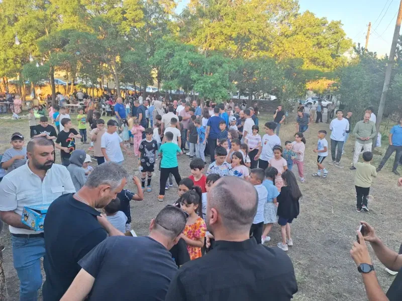 Yozgat'ta tarihi köyün okul bahçesi bayram bahçesi oldu!