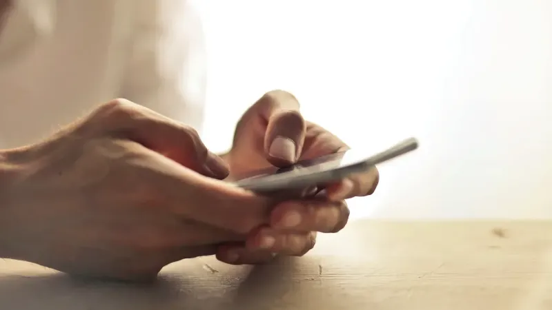 Yeni Cep Telefonu Yasası: 3 Kişi Şartı Nedir?