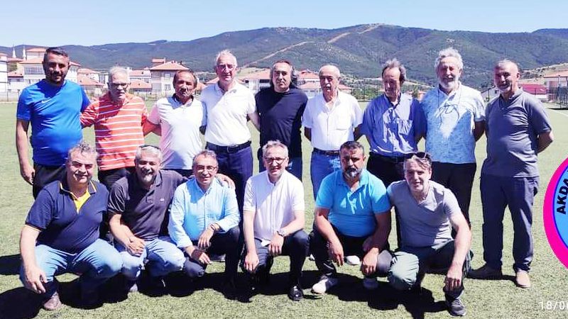Akdağmadeni’nde anlamlı buluşma Bir Devrin Yıldız İsimleri Buluştu