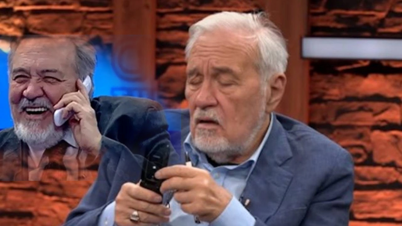 İlber Ortaylı Tuşlu Telefon mu Kullanıyor? Neden Tuşlu Telefon Tercih Ediyor?