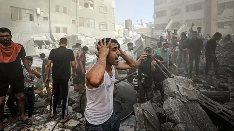 İsrail'den Yürek Yakan Saldırı! Çadır Kampına Bombardıman: 25 Ölü, 50 Yaralı