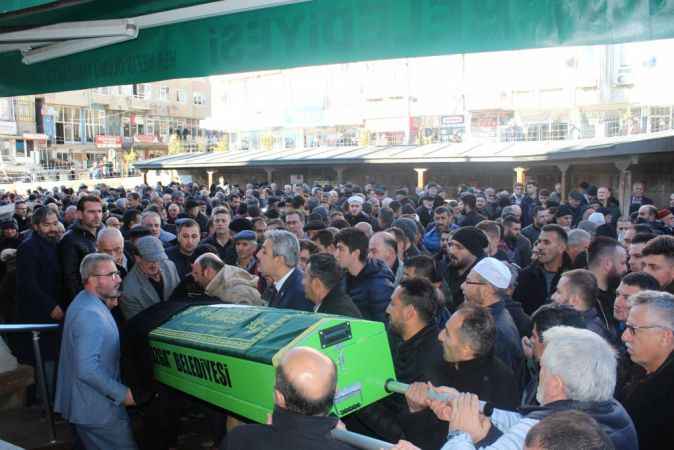 Akgün Dualarla