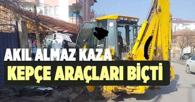 Sorgun'da freni boşalan iş makinesi 3 otomobile çarptı 2 yaralı