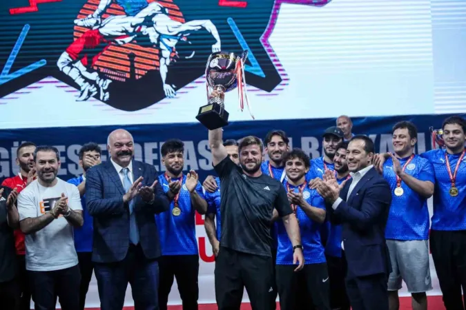 ASKİ'den büyük başarı: Süper Lig Serbest Güreş Final Four müsabakalarında şampiyon oldular!