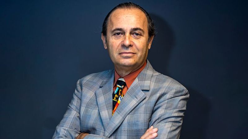 Ayhan Sicimoğlu Ne Yaptı?