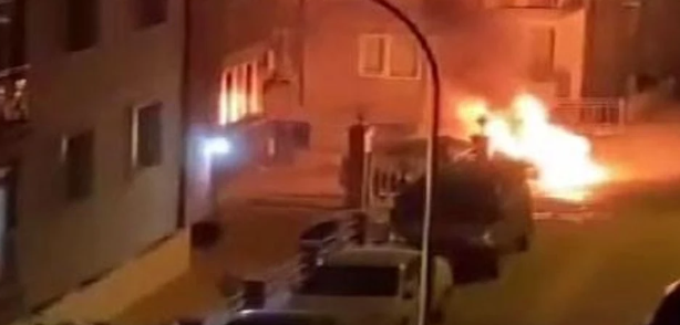 Yozgat’ta Park Halinde Yanan Araç Korkuttu
