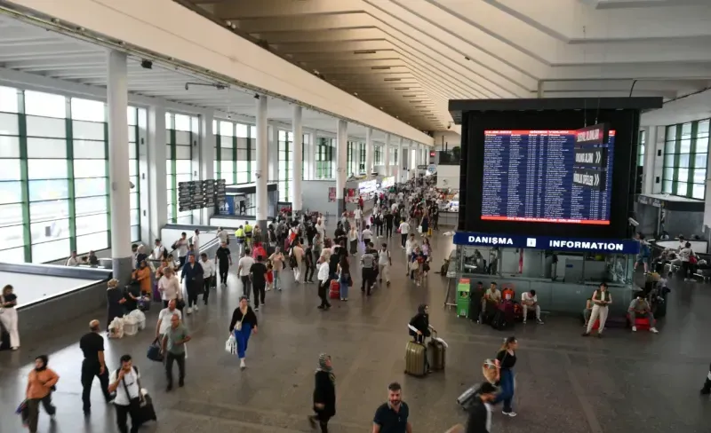 Aşti'de Kurban Bayramı Yoğunluğu: 1 Milyon 139 Bin Yolcu
