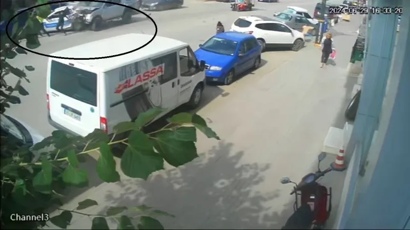 Komşuda akıl almaz kaza: polisler yaralandı