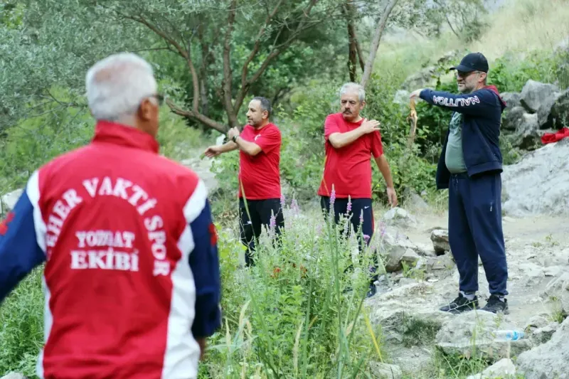 Yozgat'ta 30 yıldır spor yapan ekibe yeni isimler katıldı! Kuş sesler, yeşil, patika yollar, muhteşem kanyon ve sabah sporu!