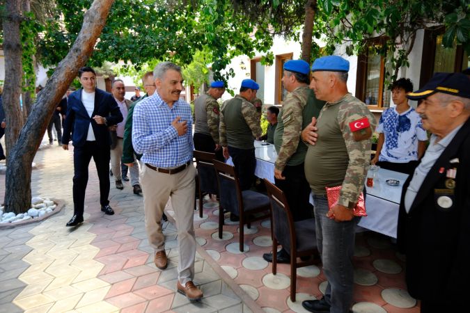 Şehitlerin Hatırasını Yaşatıyorlar: Gökyüzü Kartalları Grubu Yozgat'ta