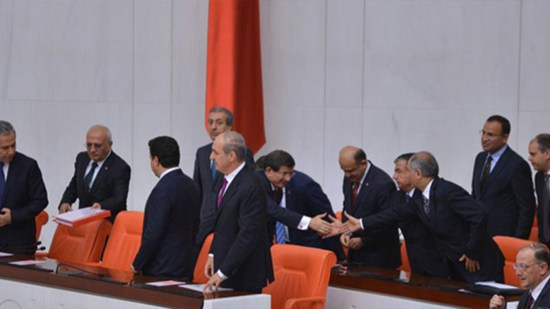 Bakanlar neden istifa ediyor?