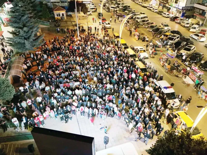 Çeyrek final heyecanını meydanlarda yaşadılar