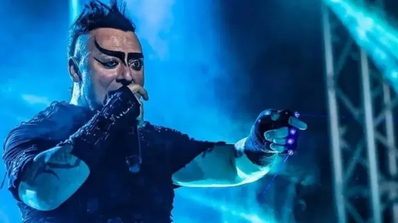Yozgatlı Şarkıcı Hayranını Kırmadı, Konser Saatini Öne Çekti