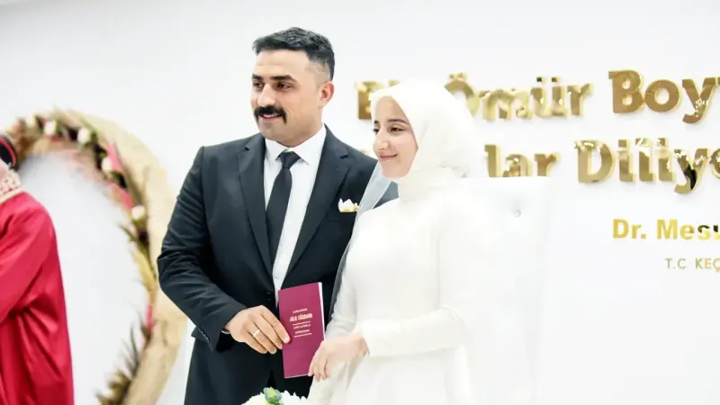 Depremde hayatını kurtarmıştı.. Dünya evine girdiler