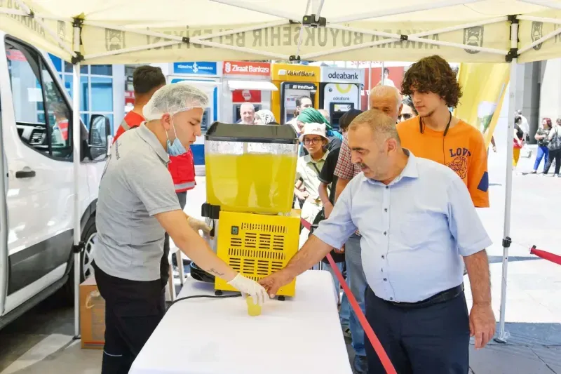Belediye'den serinleten ikram