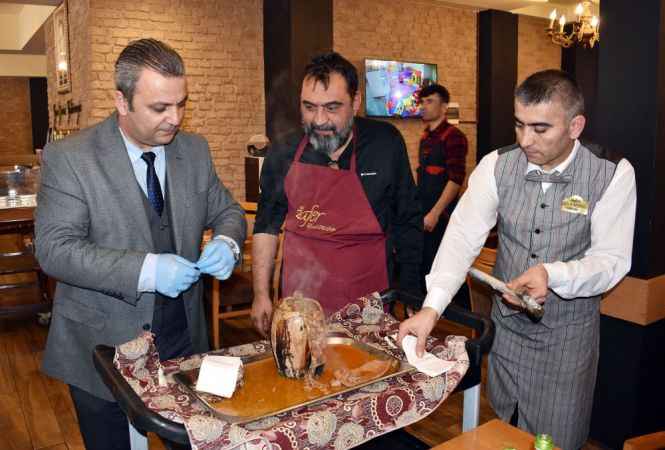 Ünlü Sanatçı Ahmet Yenilmez'den Mehmet Akif Ersoy Yorumu: Akif Kurtuluş Reçetemiz