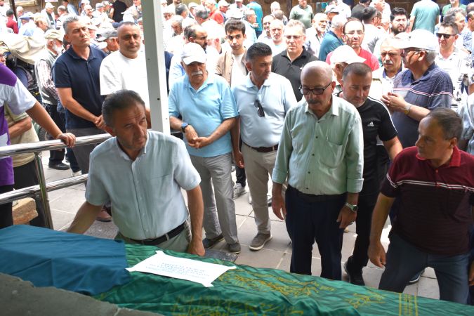 Sevenleri Son Yolculuğunda Yalnız Bırakmadı