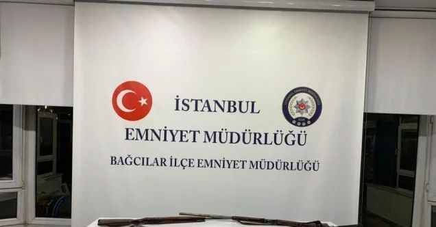 Aracın gösterge paneline saklanan silahı polis böyle buldu