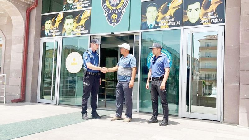Yozgat’ta Dolandırılacaktı! 400 Bin Lirasını Aktarmaya Çalıştılar! Polis Ekipleri Müdahale Etti!