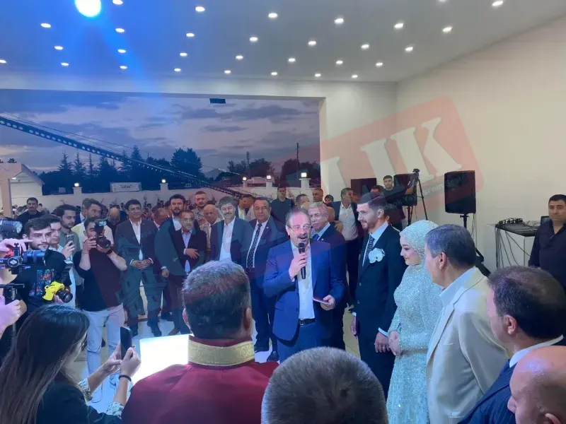 Bu düğün esnafı bir araya getirdi! Yozgat Milletvekili ve TESKOMB Genel Başkanı Abdulkadir Akgül şahitlik etti!