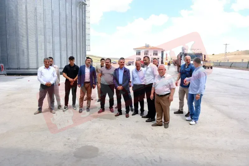 32 bin ton kapasitesi bulunuyor! Yozgat Valisi Mehmet Ali Özkan, Sekili'de çiftçilerle bir araya geldi!