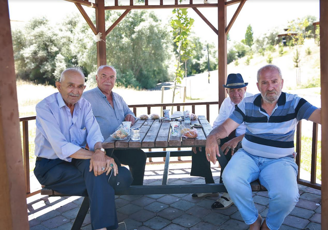Huzurevi sakinleri farklı bir gün yaşadı... Gönüllerince eğlendiler