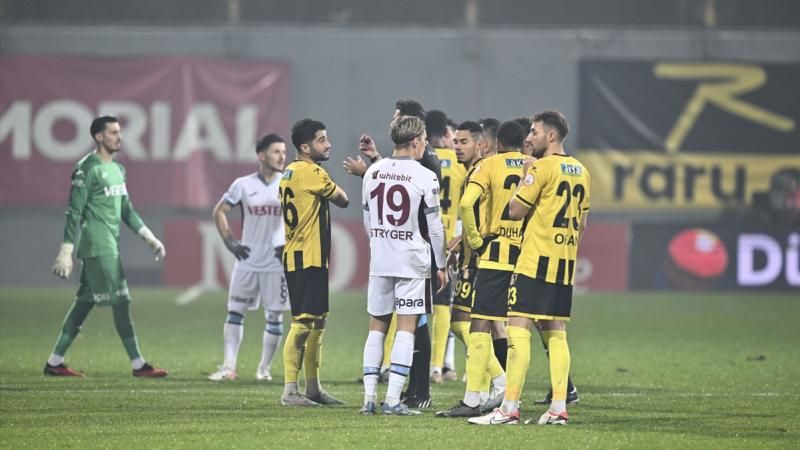 Trabzonspor Maçı Neden Yarıda Kaldı?