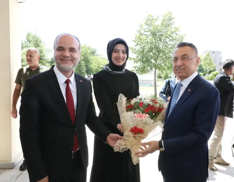 Fuat Oktay mezuniyet törenine katıldı
