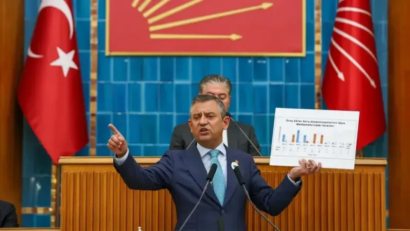 Özgür Özel Işıklar Olayı Nedir?