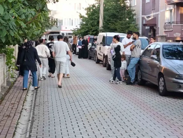 Deprem mi oldu? Afyonkarahisar’da 4,4 büyüklüğünde deprem korkuttu