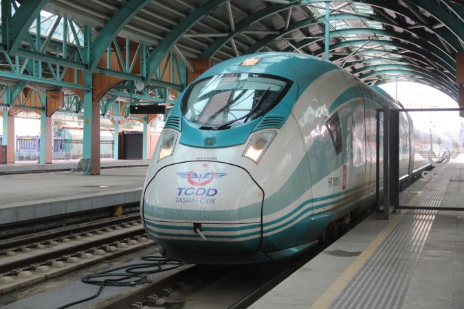 Yozgat'ta uçak bileti, hızlı tren biletini nereden alabilirim? İrtibat numarası, konum bilgisi nedir?