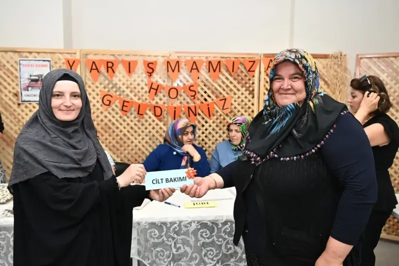 Maharetli Hanımlar Hem Dikiş Dikti Hem Yarıştı En güzel ve en hızlı dikiş diken ödüllendirildi