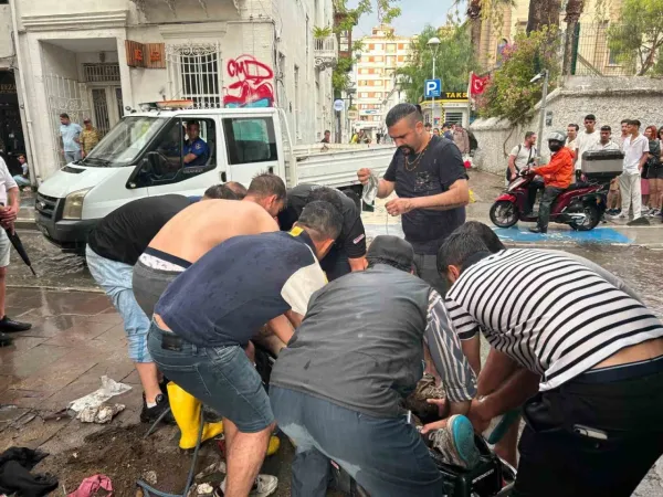 Yağmur altında kalan işçilerden acı haber geldi: elektrik akımından kurtulamadılar