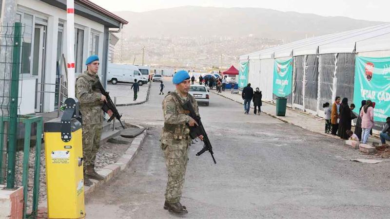 Kahraman Mehmetçik Teröristlere Geçit Vermiyor: Mağara ve Sığınaklara Kilit Vuruluyor
