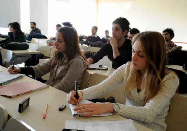 KPSS'ye girecekler dikkat: o kurum bu gün sizler için hizmet verecek!