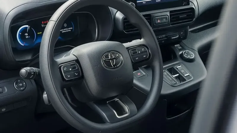 Toyota Proace City Türkiye'de Satışa Sunuldu! İşte Fiyatı ve Özellikleri!