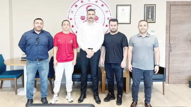Türkiye Şampiyonu olmuştu Tebrik etti başarı diledi