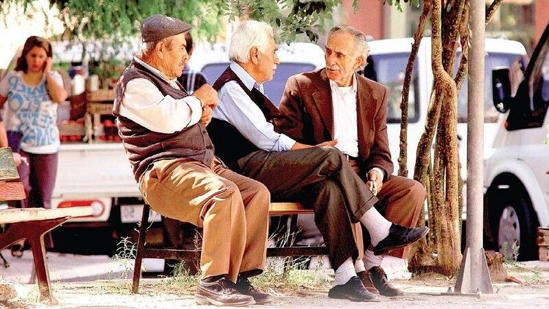 SGK'dan Emeklilere Devrim Niteliğinde Dijital Hizmet: İşte Yeni Dijital Kimlik Kartı'nın Avantajları!