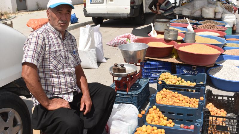 Yozgat'ta Köy ürünleri çıkması pazarı hareketlendirdi